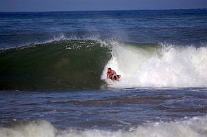 Nice wave at Schoolyards.